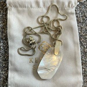 Kendra Scott Inez Necklace Mother of Pearl